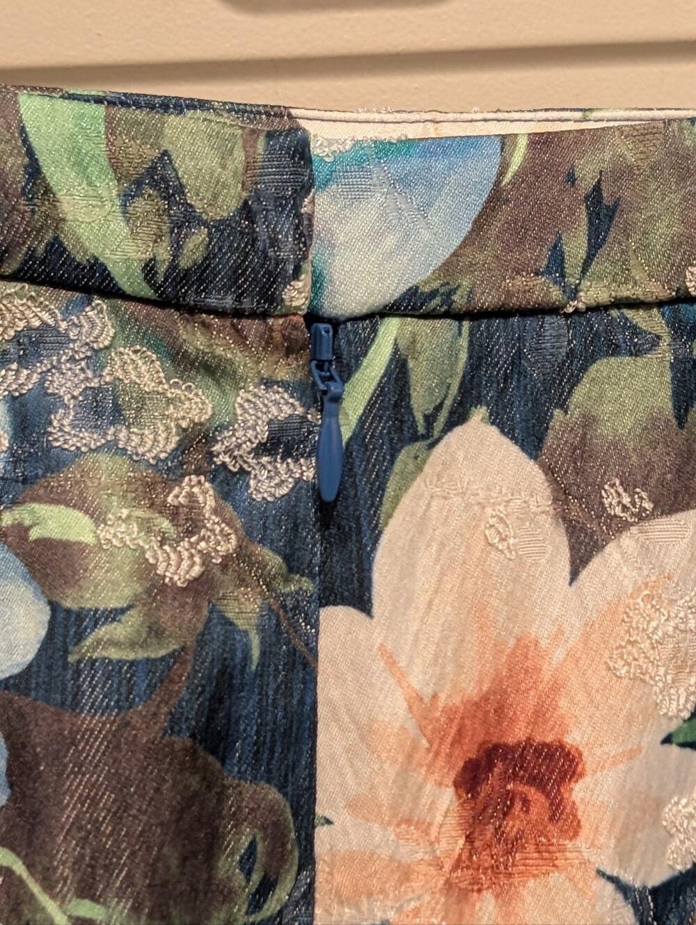 Carlisle Collection Tuleries Imperial Blue Floral Pencil Skirt Viscose Blend - 4 - Picture 4 of 9